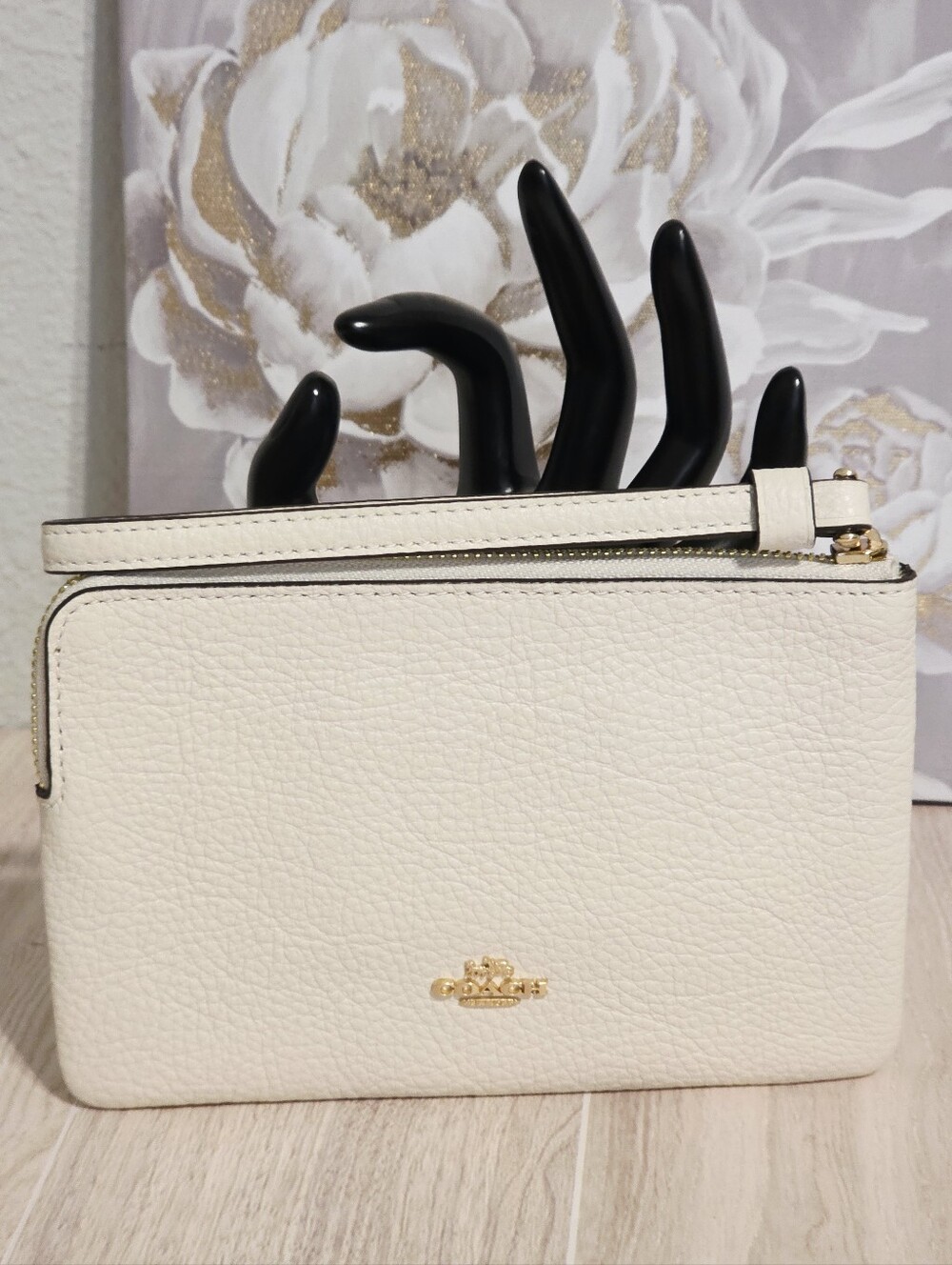 Coach X Peanuts Corner Zip Wristlet Happiness Snoopy & Friends CBP29 - Picture 11 of 15